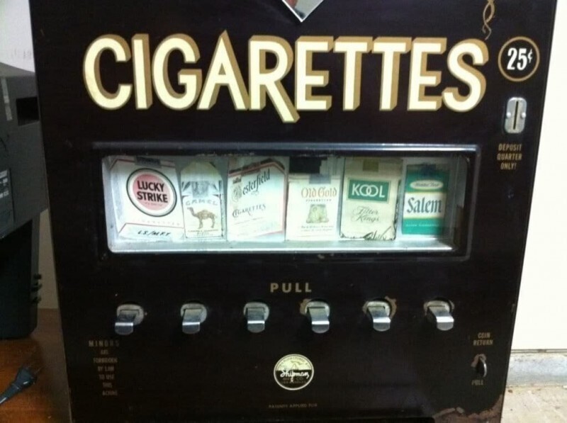 Автомат по продаже сигарет, 1955 год