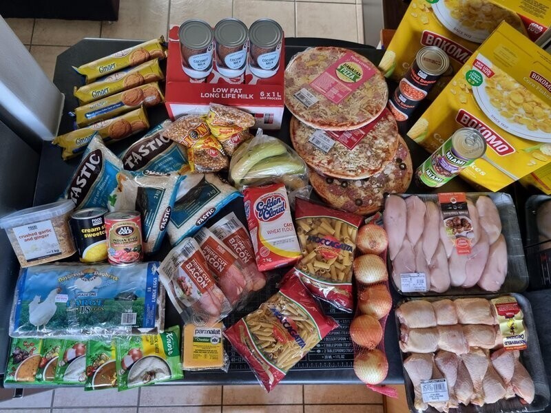 Столько продуктов можно купить в ЮАР на 4500 рублей