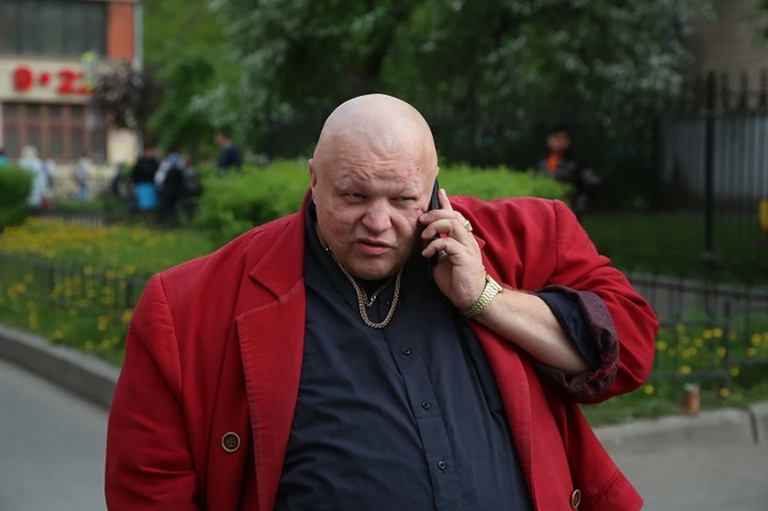 Сергей Шнуров эмигрировал в Германию