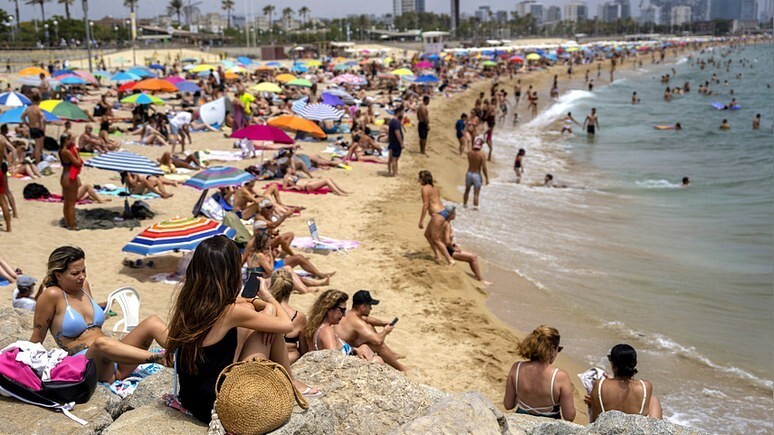 Сюр "цивилизованной" Европы: в Испании разгорелся скандал из-за бодипозитивной рекламы пляжей