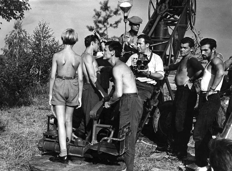 Рабочий момент съемок фильма "Иваново детство". 1962 г.