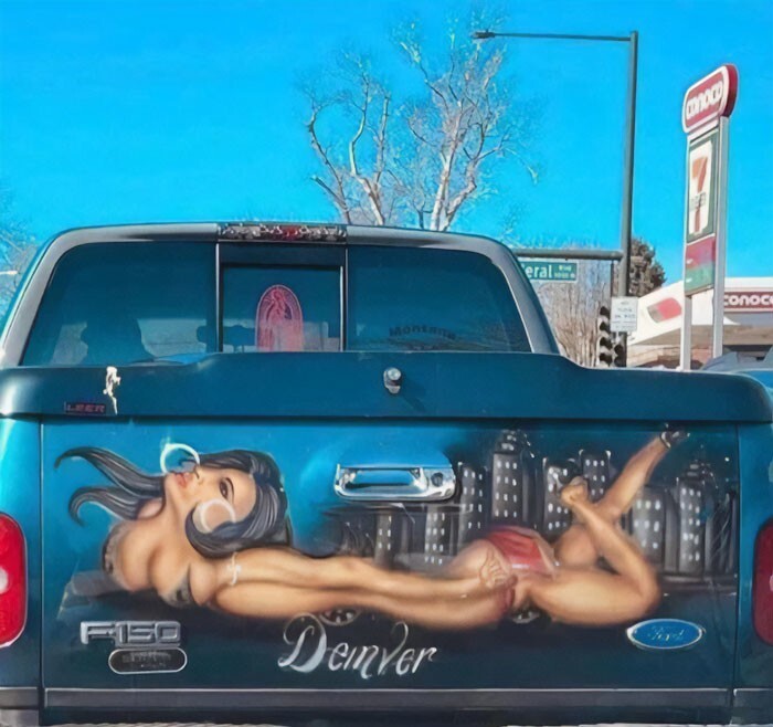 27. ...нарисовать женщину на машине