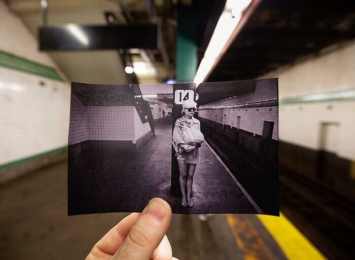 7. Дебби Харри стоит на платформе F/M на 14-й улице, Нью-Йорк. Фото Криса Штейна