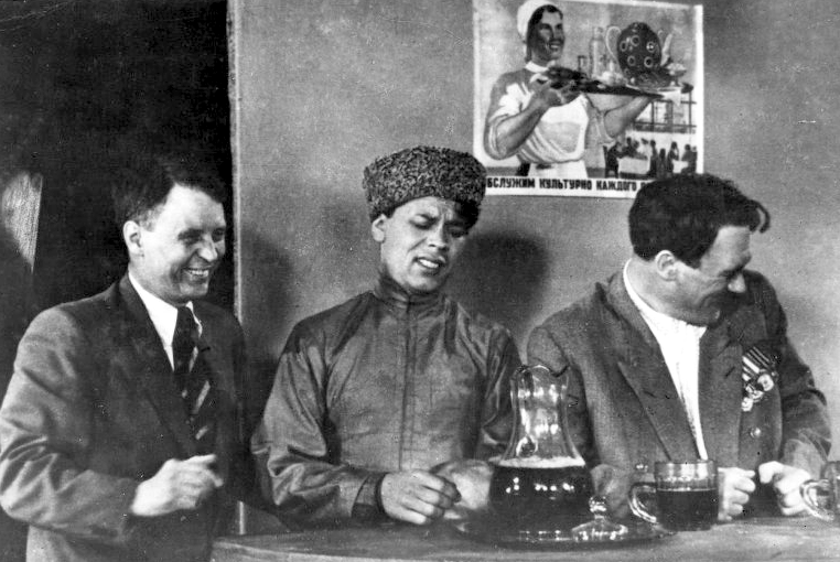 Рабочий момент съемок фильма "Кубанские казаки". 1950 г.