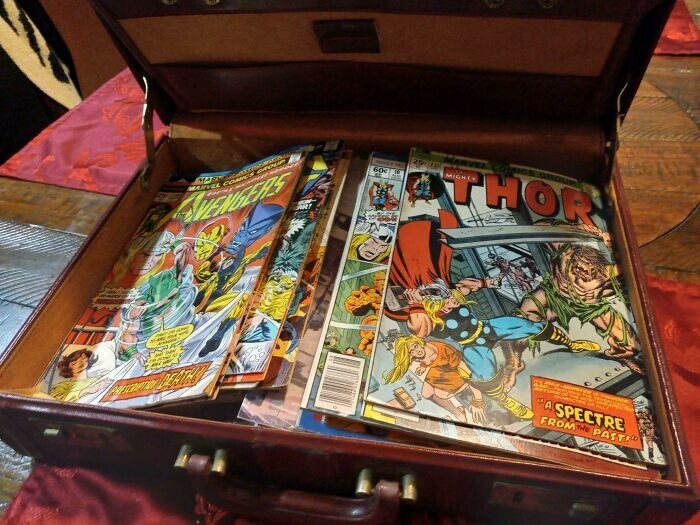11. "Нашел на чердаке чемодан со старыми комиксами моего отца. Кажется, большинство из них комиксы Marvel 70-х годов"