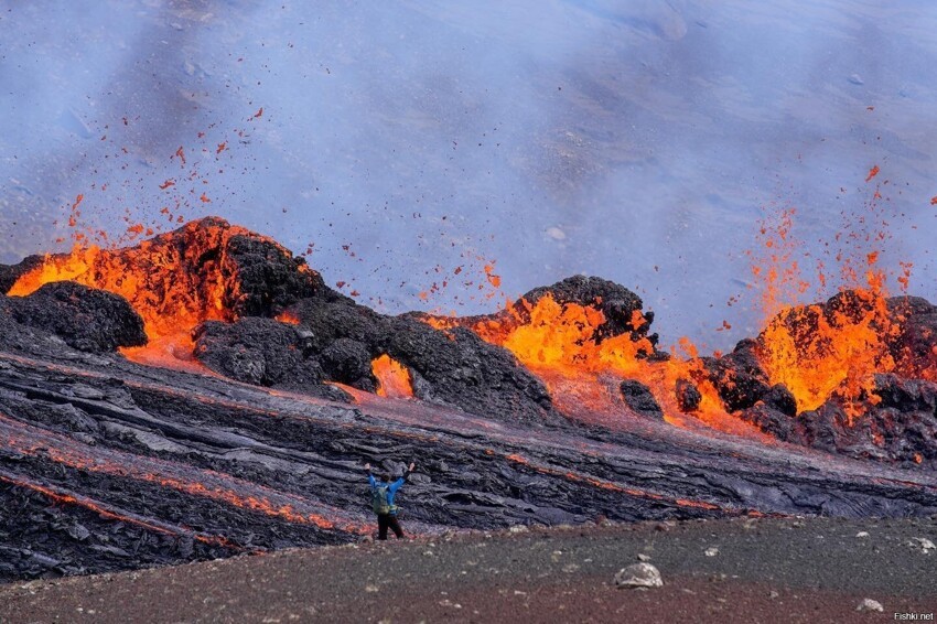 Вчера в Исландии началось новое извержение в том же районе, где было в прошло...