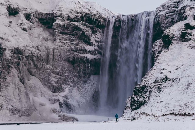 Водопад Скогафосс зимой, Исландия