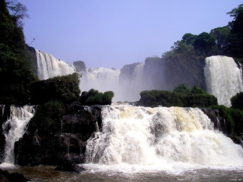 Сальтос-дель-Мондай — водопад в Парагвае, находящийся в национальном парке Мо...