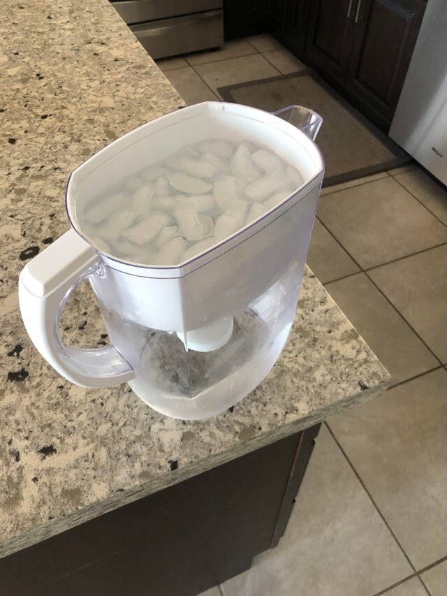 Лед в фильтре поможет охладить воду