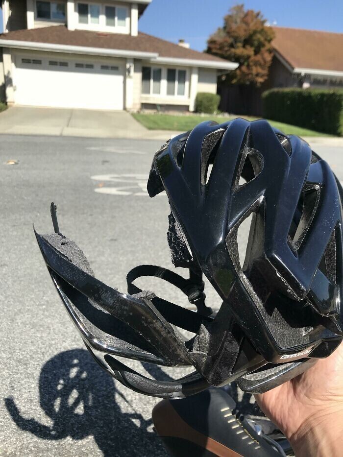 "Сегодня шлем спас мне жизнь"