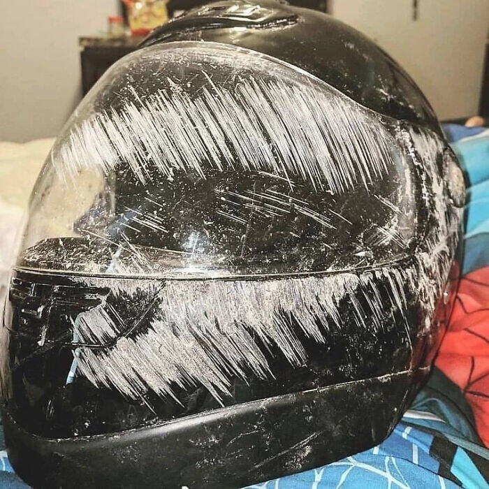 Вот почему надо надевать шлем