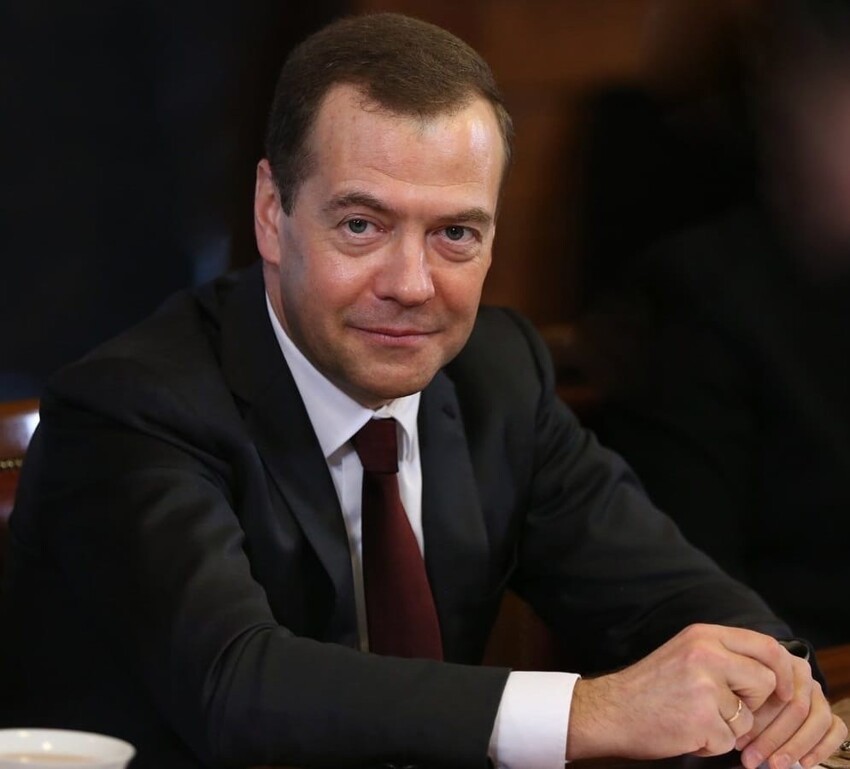 Медведев: “Российский газ - это не товар, а привилегия, его нужно заслужить»