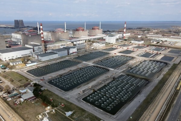 "Запорожская АЭС - это 15 Чернобылей": обстреливая атомную электростанцию Украина ведёт мир к катастрофе