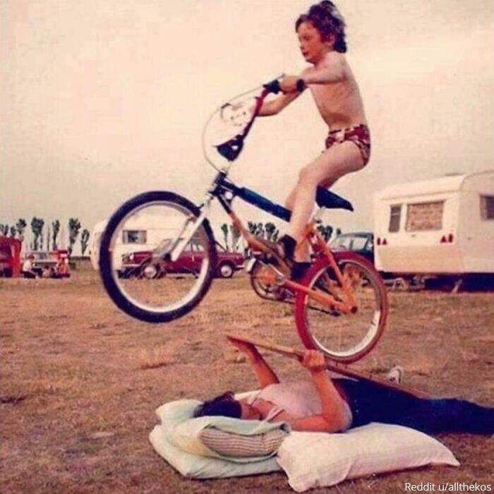 14. "Если твоя мама не превращала себя в трамплин для твоего нового BMX, любила ли она тебя вообще? 1980 год"