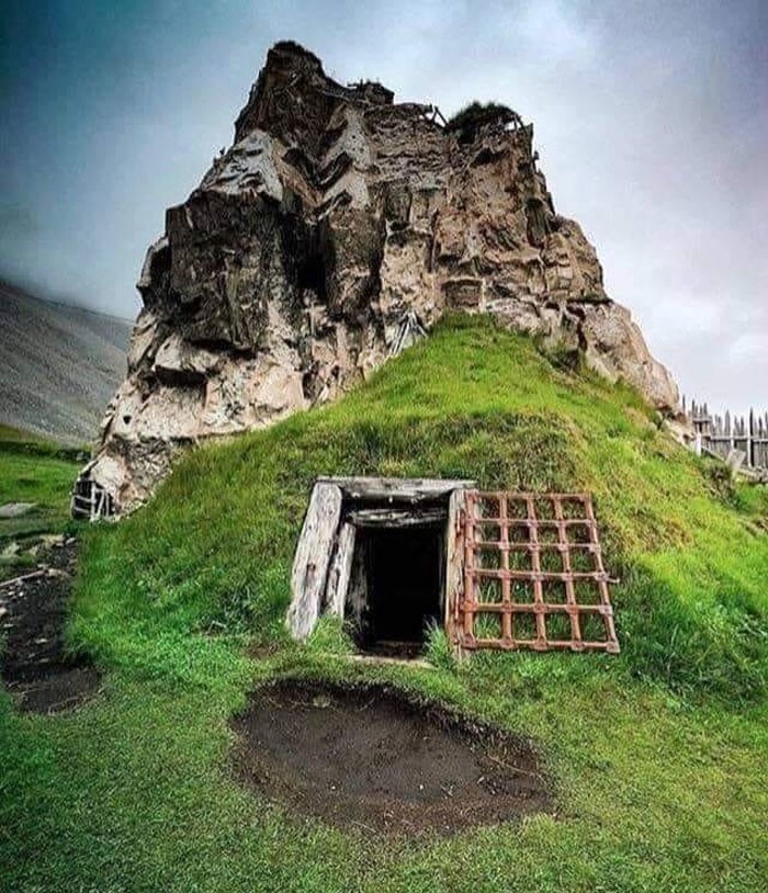 28. Заброшенный туннель викингов, Хёбн, Исландия