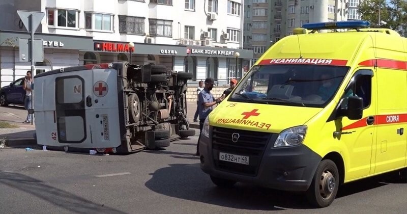 Авария дня. Пациент погиб в ДТП с участием "скорой" в Липецке