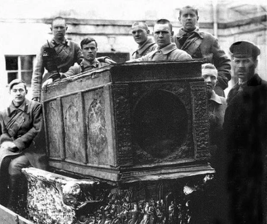 Что напугало советских учёных при вскрытии могилы Павла I