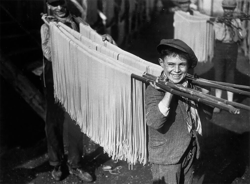 Редкие и любопытные фото производства пасты в 1920-50-х годах