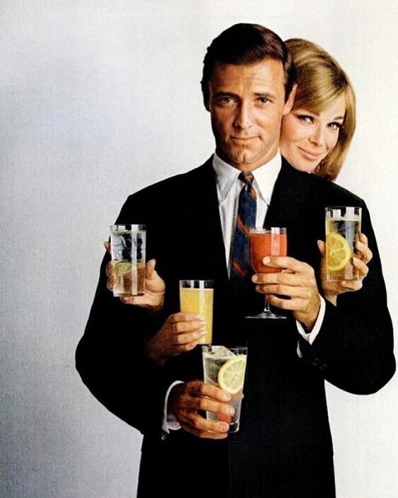 Реклама коктейлей с водкой Смирнофф. США, 1965 год