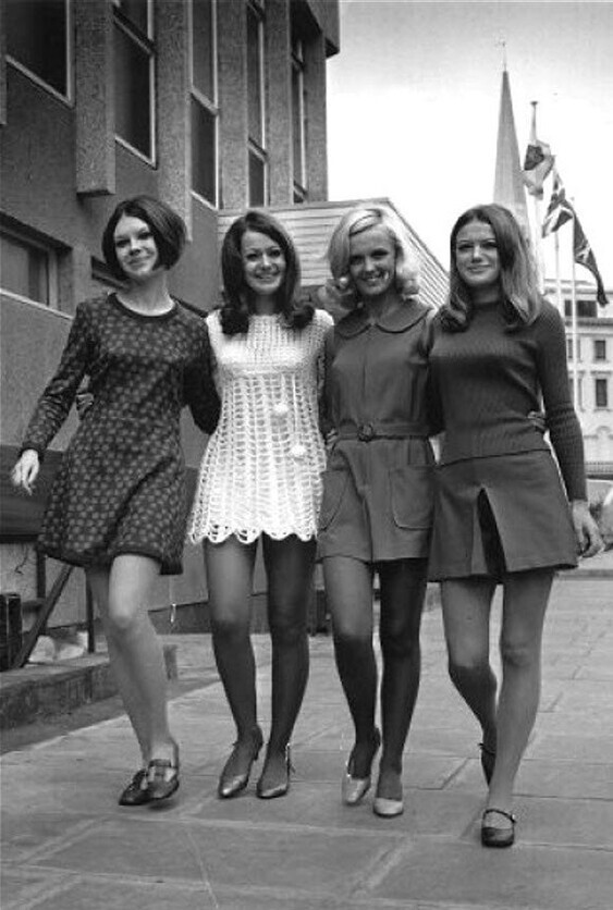 Mодели Сандра Кристенсен, Патрисия Мэдден, Кэтлин Браун и Кэролайн Кросби. Лондон, 1967 год.(Фото: Фред Мотт)