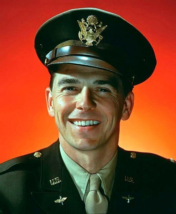 Капитан Рональд Рейган, ВВС США. Кодахром, 1945 год