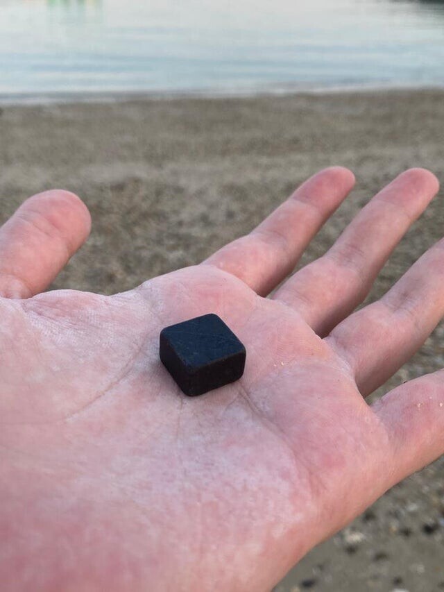 Я нашёл этот камень на пляже