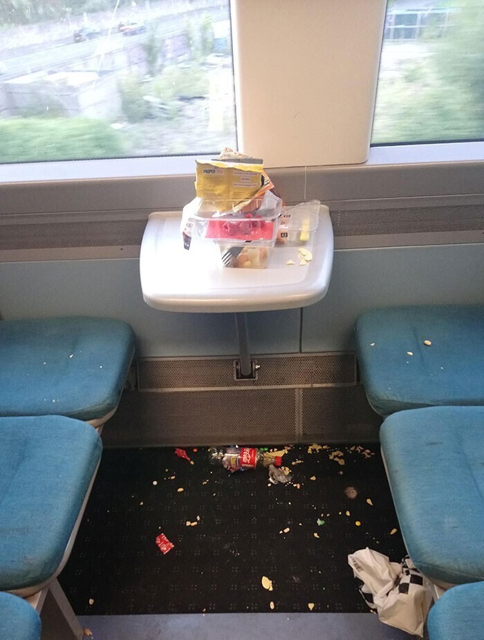 Некоторые считают, что для уборки в поезде есть уборщица