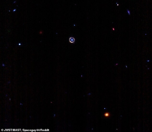 Телескоп НАСА нашел кольцо Эйнштейна
