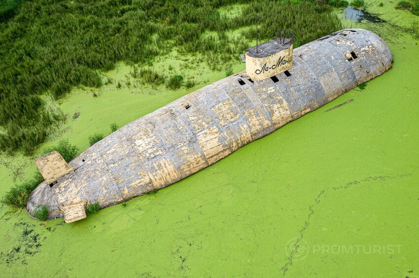 Подводная лодка в Подмосковном болоте