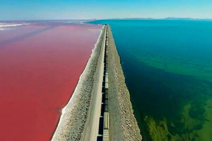 Сине-красное озеро: почему части Большого Солёного озера разноцветные?