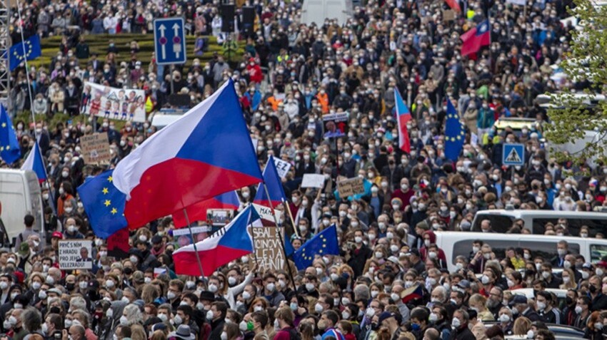 О двух митингах в одной Праге