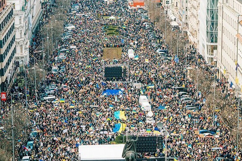 О двух митингах в одной Праге