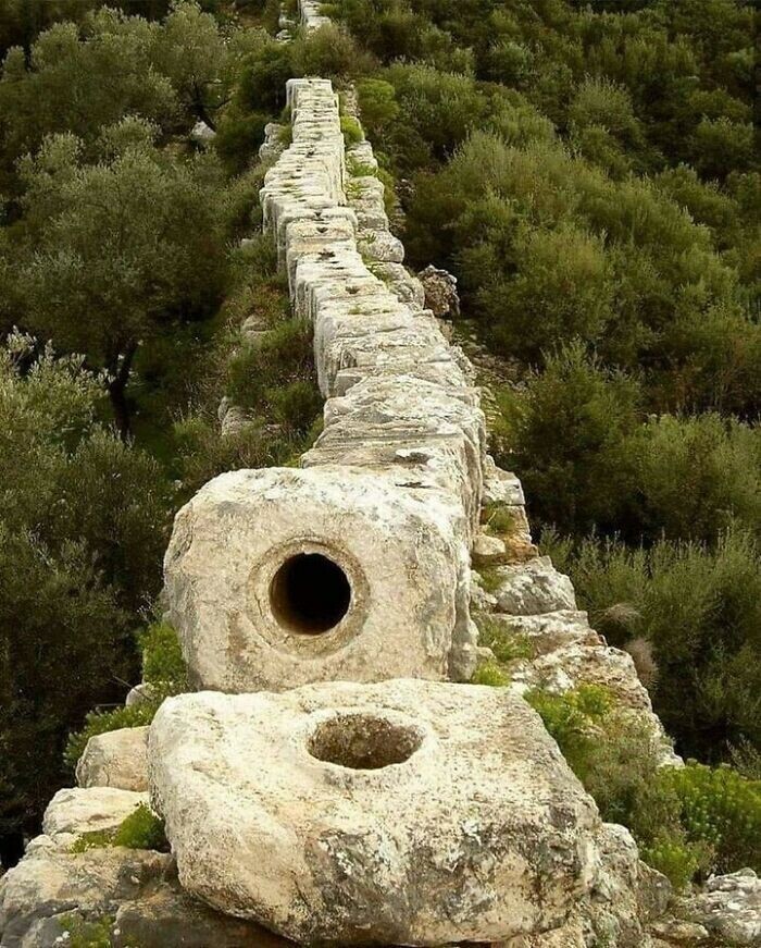 Деликкемер является одним из первых римских гидрологических инженерных сооружений в Анатолии. Он был построен для удовлетворения потребностей в воде Патары, столицы древнего ликийского региона