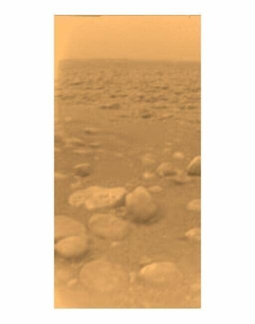 Так выглядит поверхность Титана, спутника Сатурна