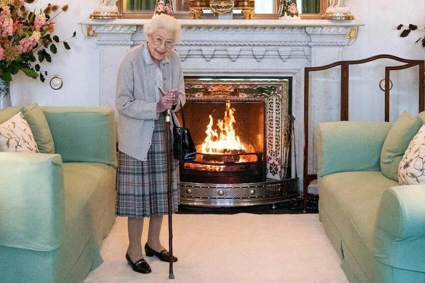 96-летняя королева Елизавета II жива, но находится под наблюдением врачей
