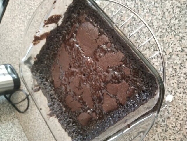 4. Это был шоколадный кекс. Одновременно сырой и сгоревший