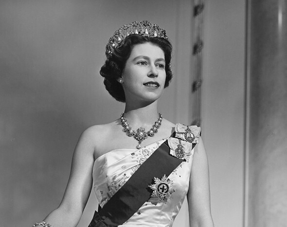 «Люди должны видеть меня, чтобы верить мне»: 70 лет правления королевы Елизаветы II
