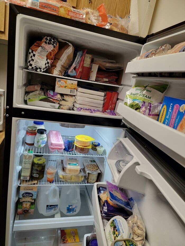 7. "Кому-то это не покажется чем-то особенным, но после двух лет финансовых проблем сегодня мой холодильник наконец-то полон"