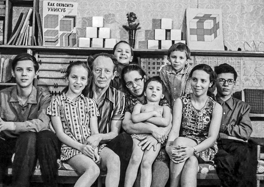«Чем закончился эксперимент простой Советской семьи спустя 57 лет?!» История семьи Никитиных