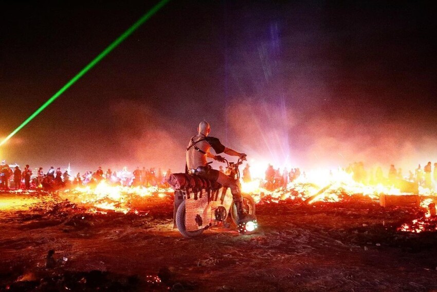 Огненный фестиваль Burning Man: 16 эпичных фотографий с самого горячего мероприятия планеты