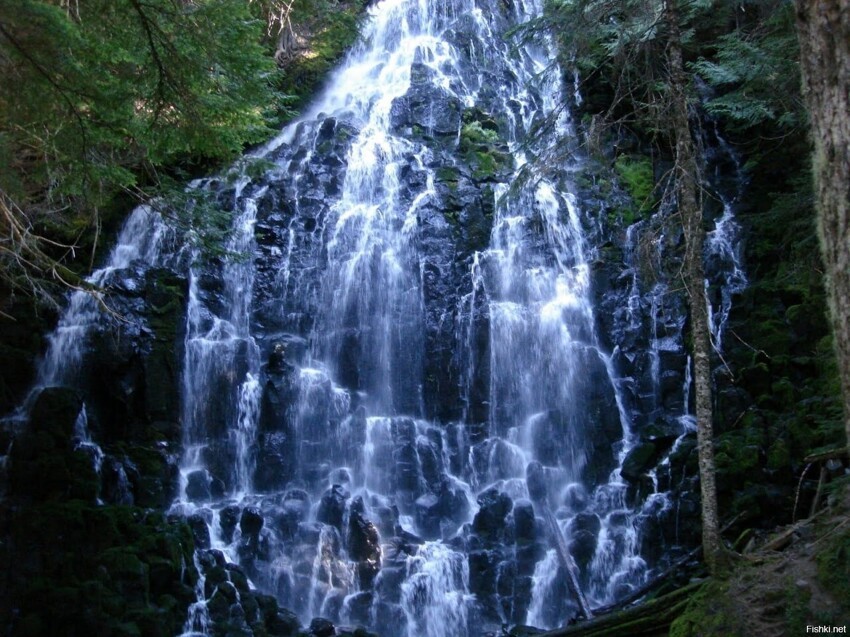Рамона - популярный водопад в верховьях реки Сэнди, расположенный в пустыне М...