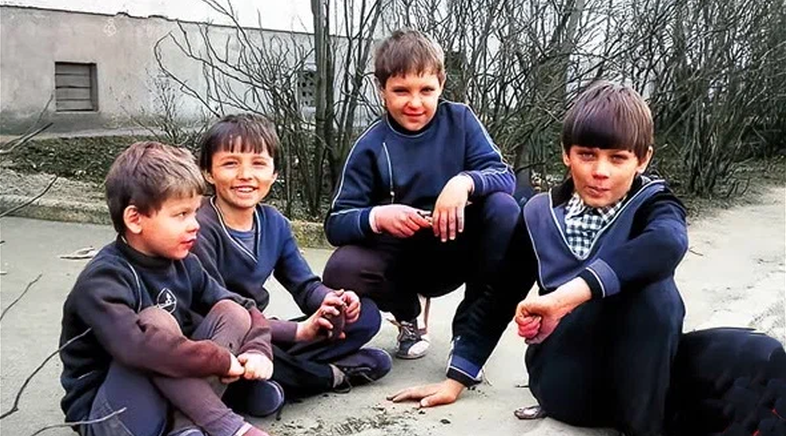 Плиточки: азартная дворовая игра из советского детства