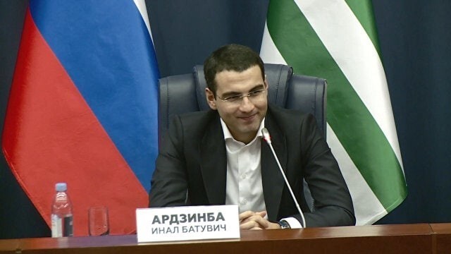 Абхазская оппозиция пошла против России