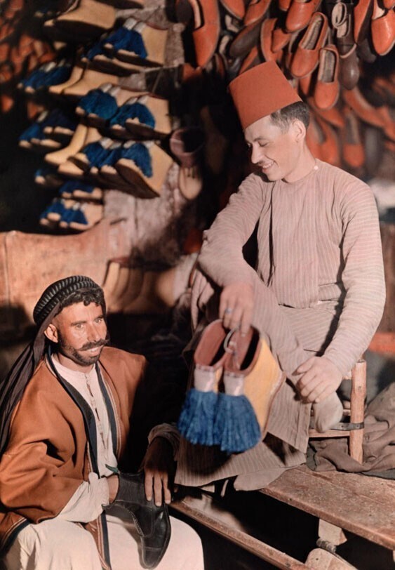 Продавцы обуви, Сирия, 1940-е гг.