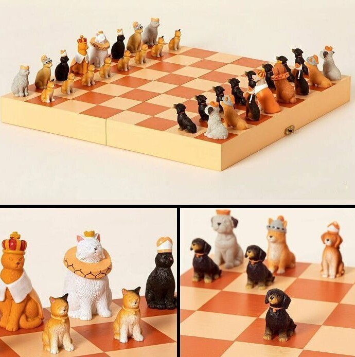 3. Шахматный набор "Собаки против кошек"