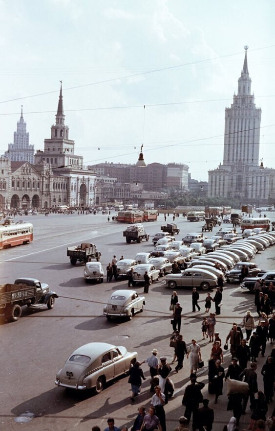 Комсомольская площадь в Москве!