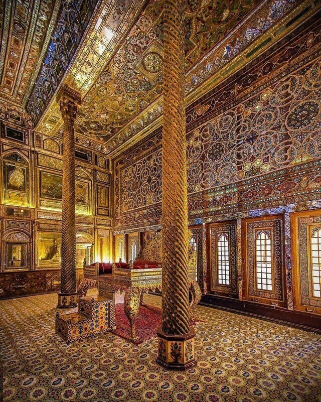 Тронный зал во дворце Голестан, Тегеран, Иран