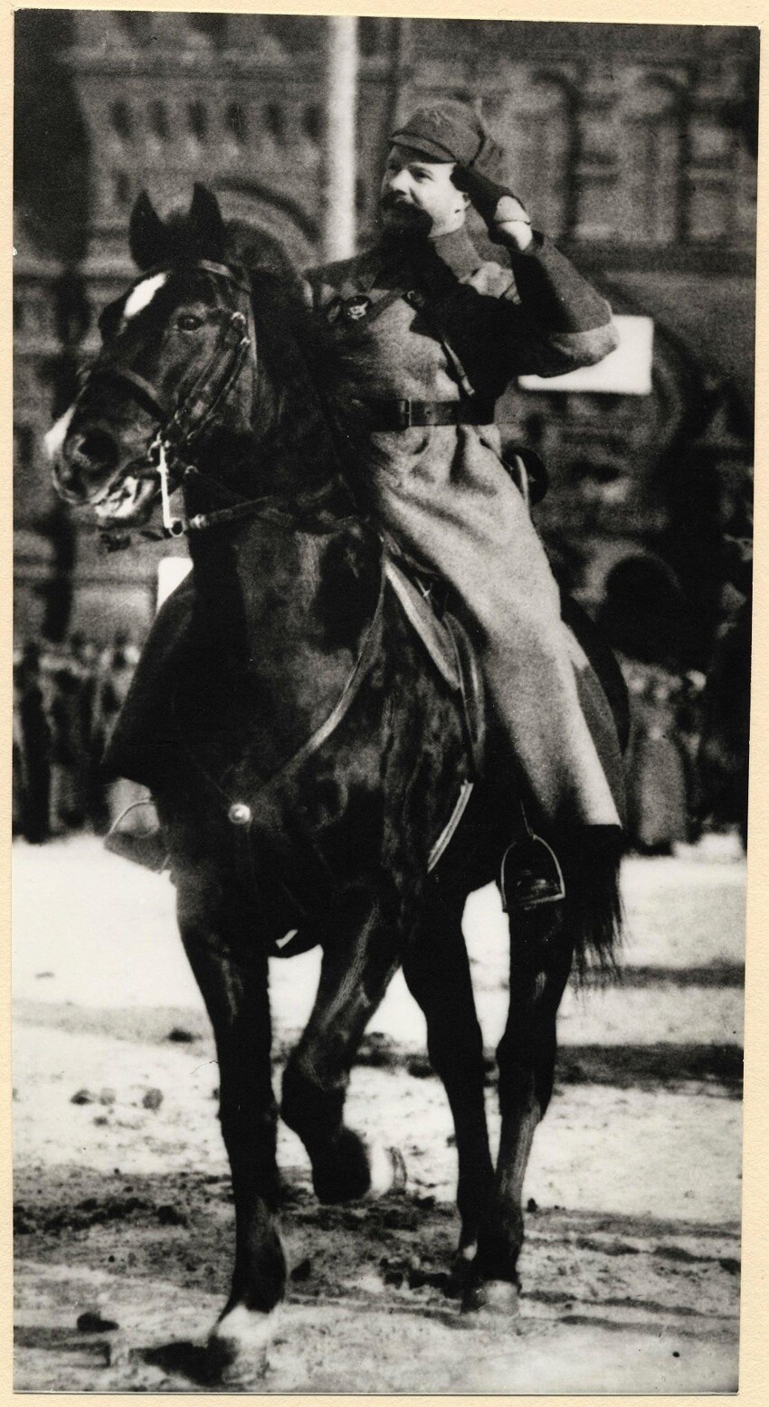 Фрунзе на параде 1925 г.