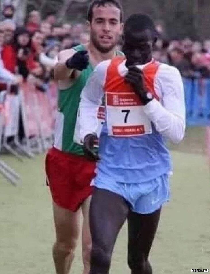 Кенийский бегун Абель Мутай был всего в нескольких метрах от финиша, но переп...