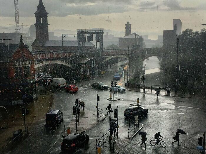 28. Манчестер в дождь